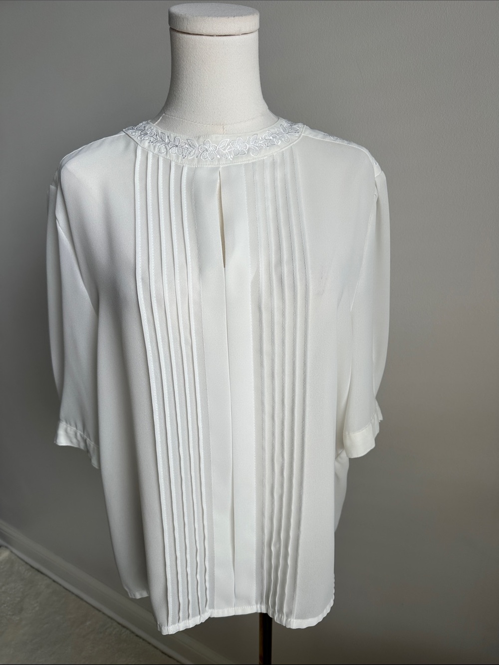 Vintage Semi Sheer White Pleated‎ Front Blouse Quiet Luxury Old Money Coquette